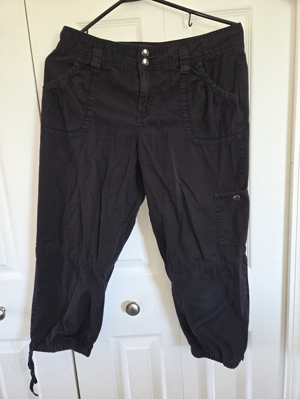 Set Of 2 Womens Calvin Klein Jeans Black And White Cargo Capri Pants Size 8